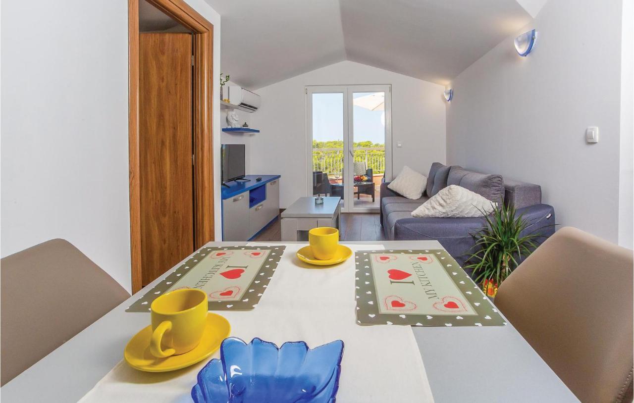 Amazing Apartment In Makarska With Wifi Exterior photo