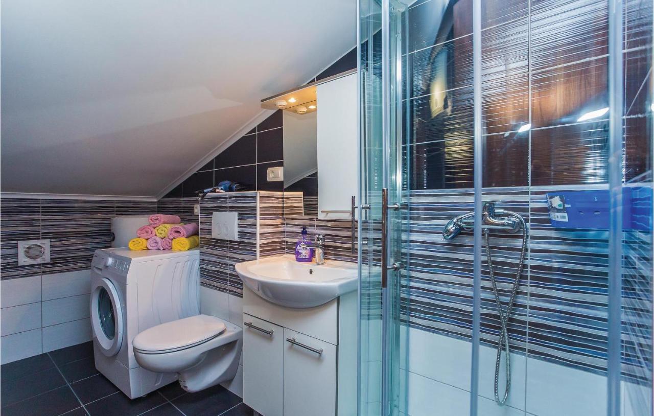 Amazing Apartment In Makarska With Wifi Exterior photo